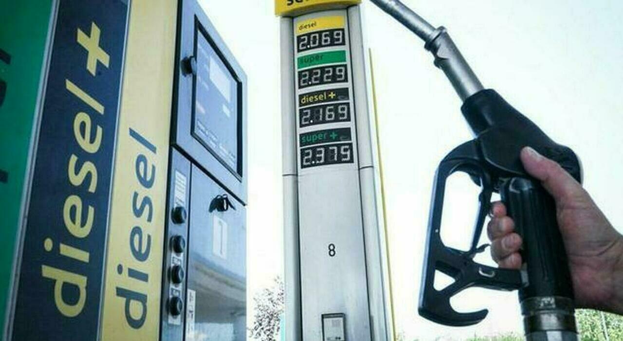 Distributore di benzina | Perché aumenta la benzina