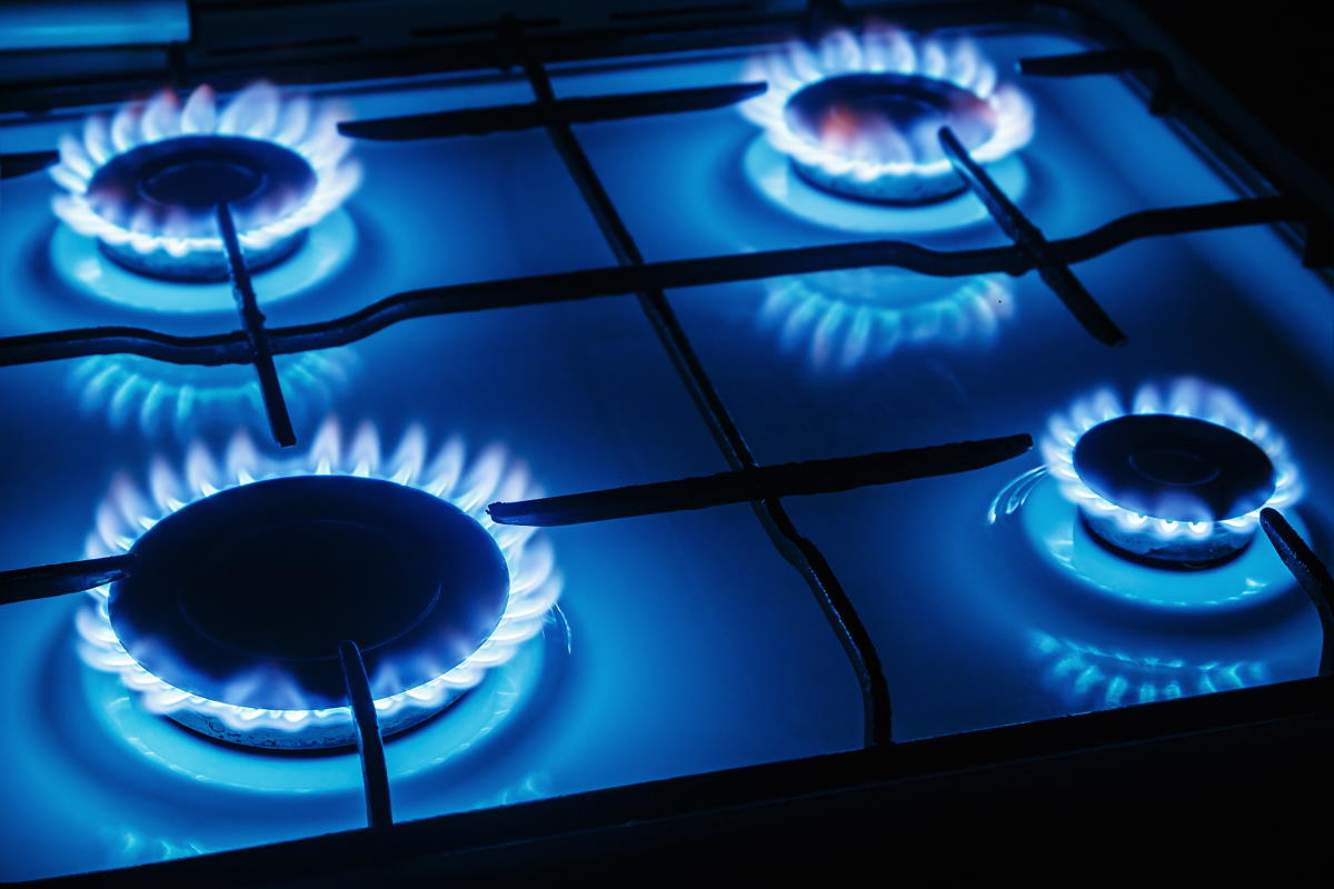 perche la fiammella del gas e blu | 4 fornelli accesi